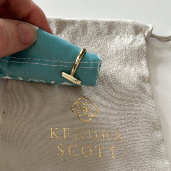 Kendra Scott Ring - Picture 4 of 5